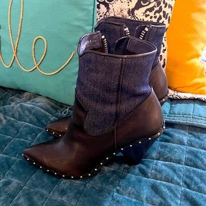 Cute Booties that goes well with jeans and black